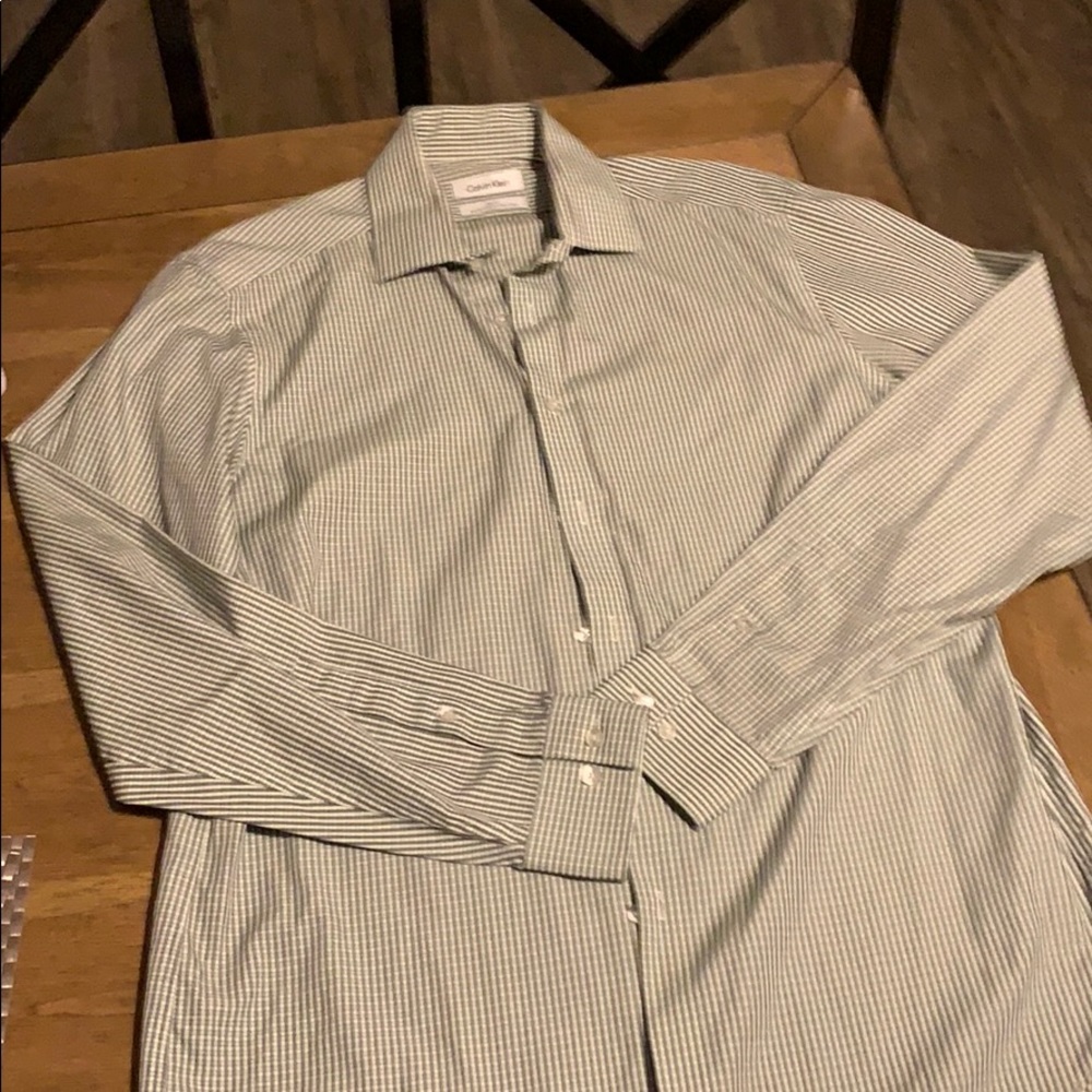 DONATED Calvin Klein Slim Fit Dress Shirt